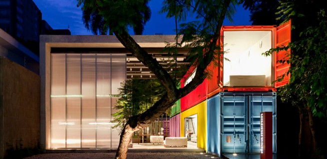 "Fachada da loja Decameron."