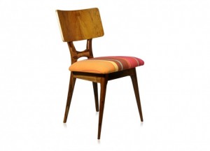 cadeira arriba tec listras vermelhas amarelo marrom