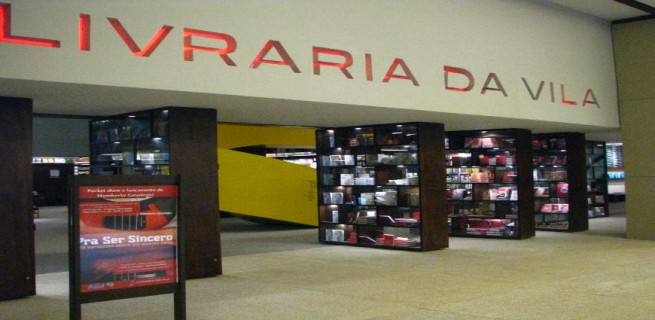 "Detalhe da entrada da Livraria da Vila"